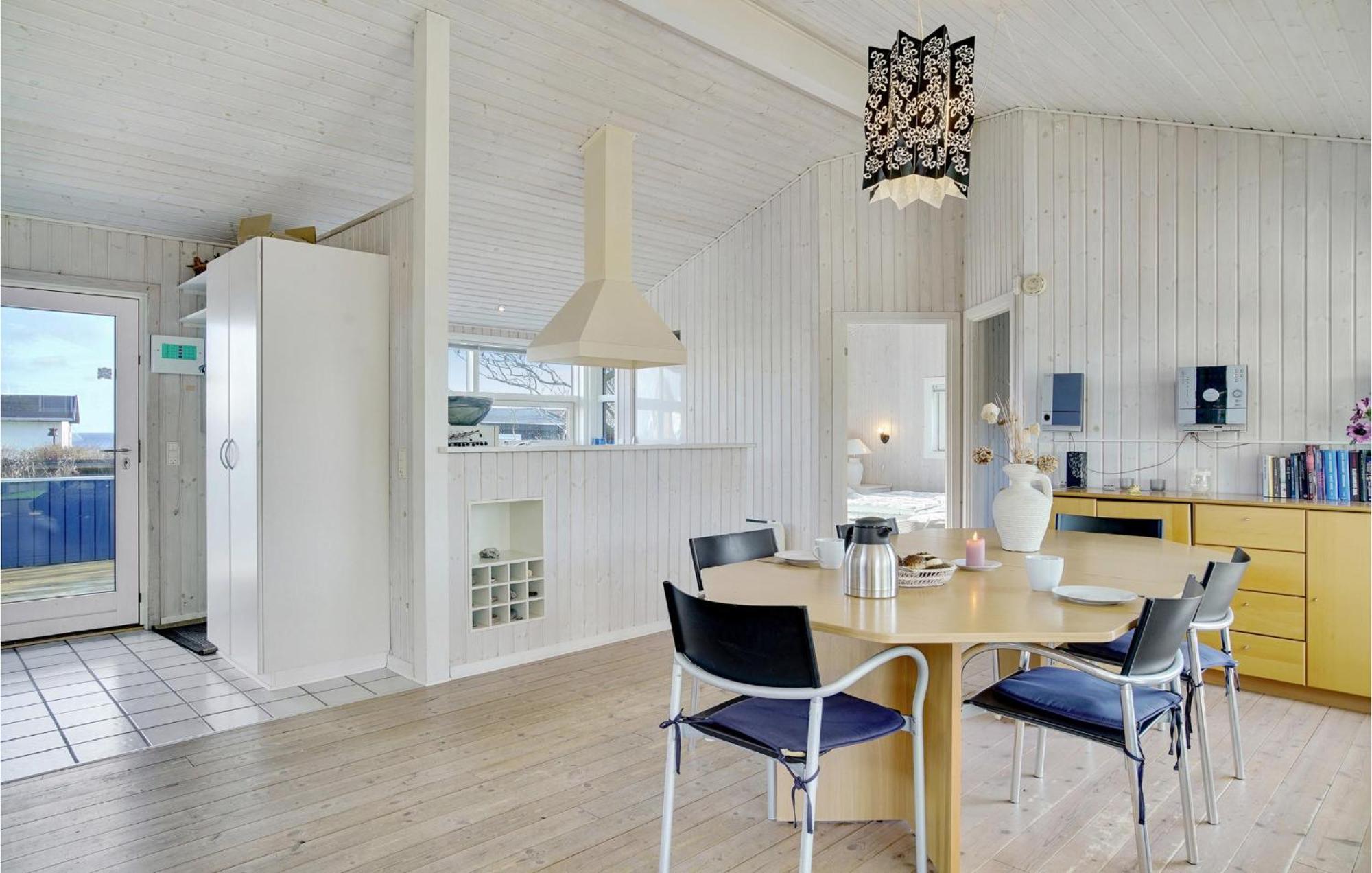 Awesome Home In Stroby With Wifi 외부 사진