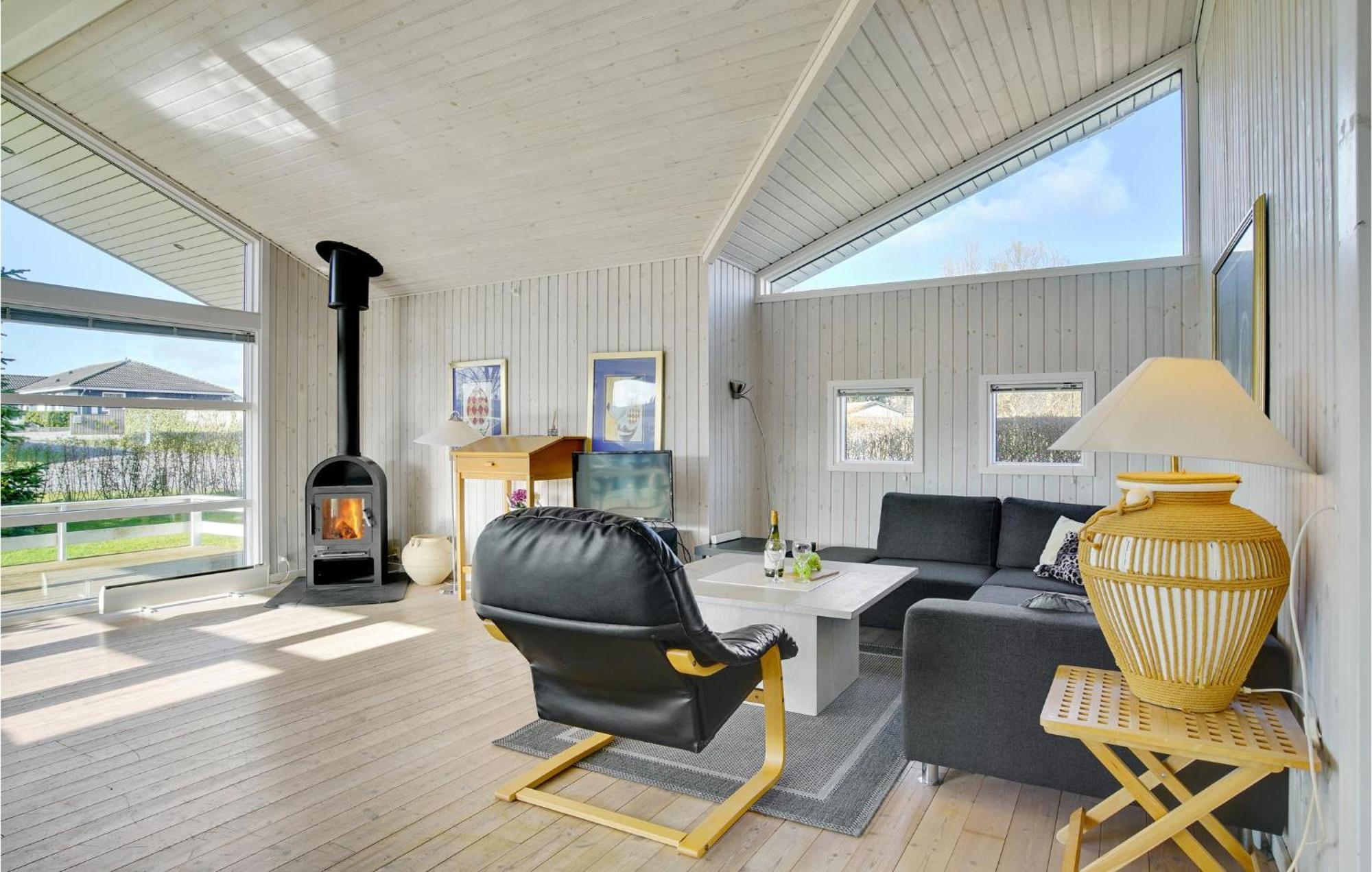 Awesome Home In Stroby With Wifi 외부 사진