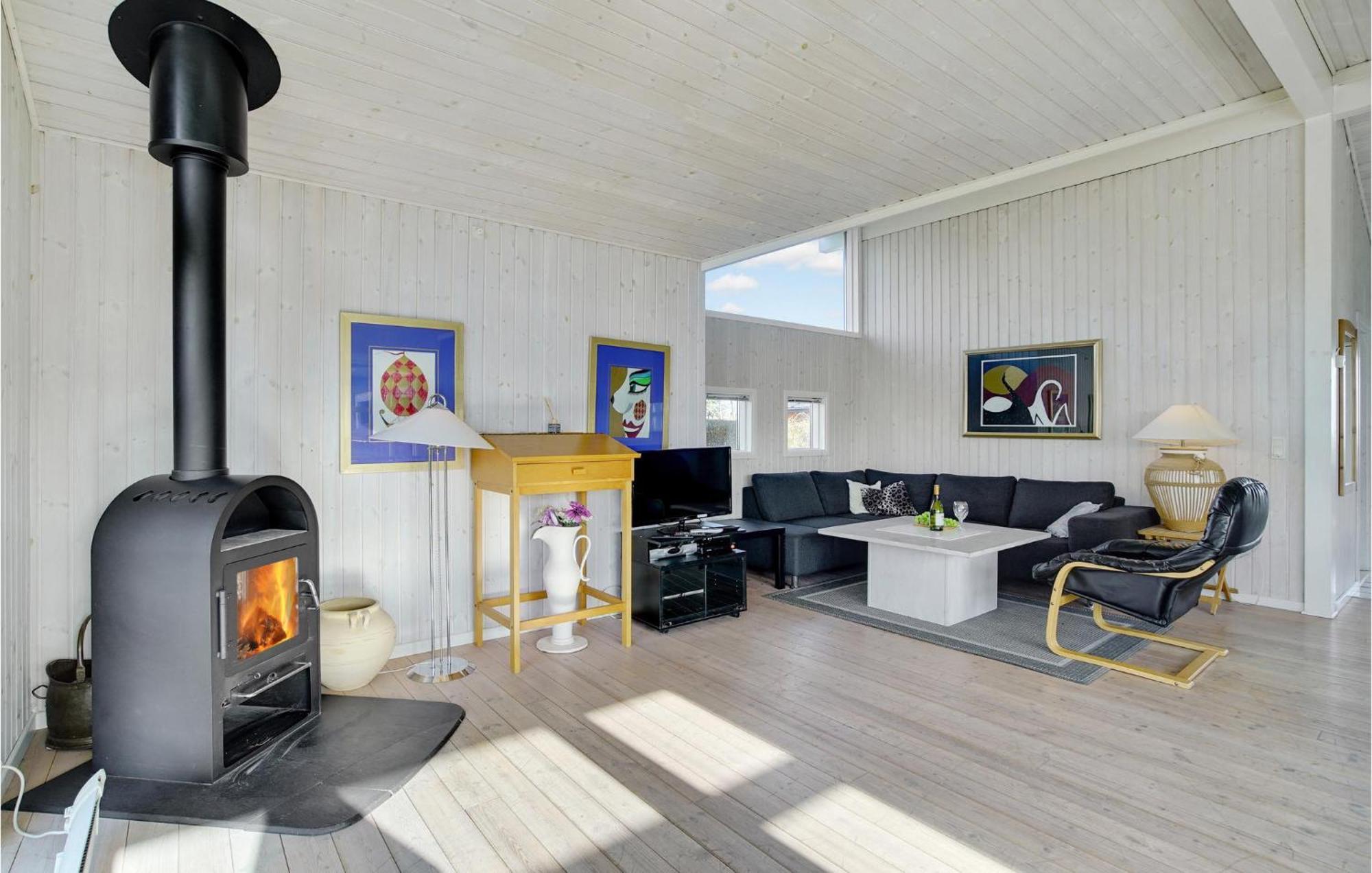 Awesome Home In Stroby With Wifi 외부 사진